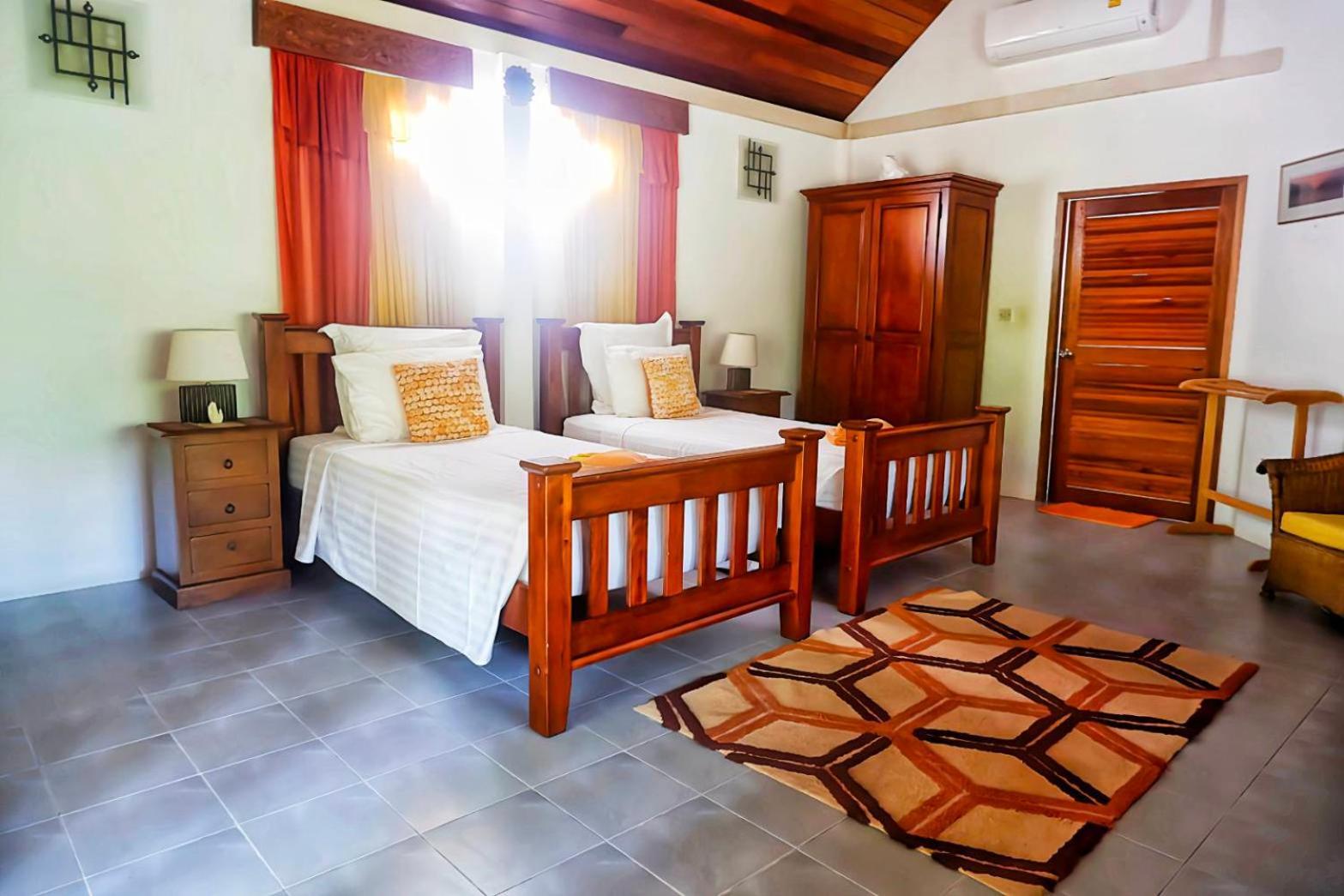 คิงส์เอเคอร์ Hotel Nai Yang ภายนอก รูปภาพ